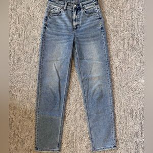 American Eagle Mom Jeans size 0